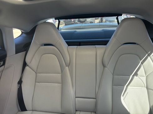 Used 2019 Porsche Panamera 4 image 5