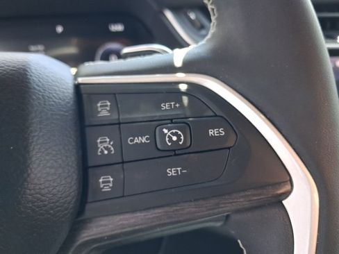 Certified 2023 Jeep Grand Cherokee L Limited w/ Luxury Tech Group II AWD/4WD image 31