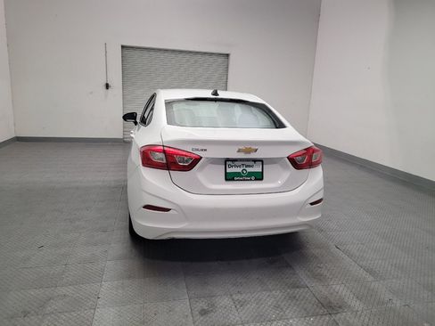 Used 2017 Chevrolet Cruze LS FWD image 6