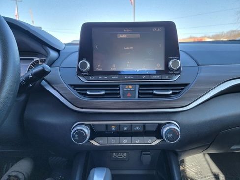 Used 2024 Nissan Altima 2.5 SV image 24