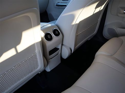 New 2026 Mercedes-Benz GLA 250 4MATIC image 24