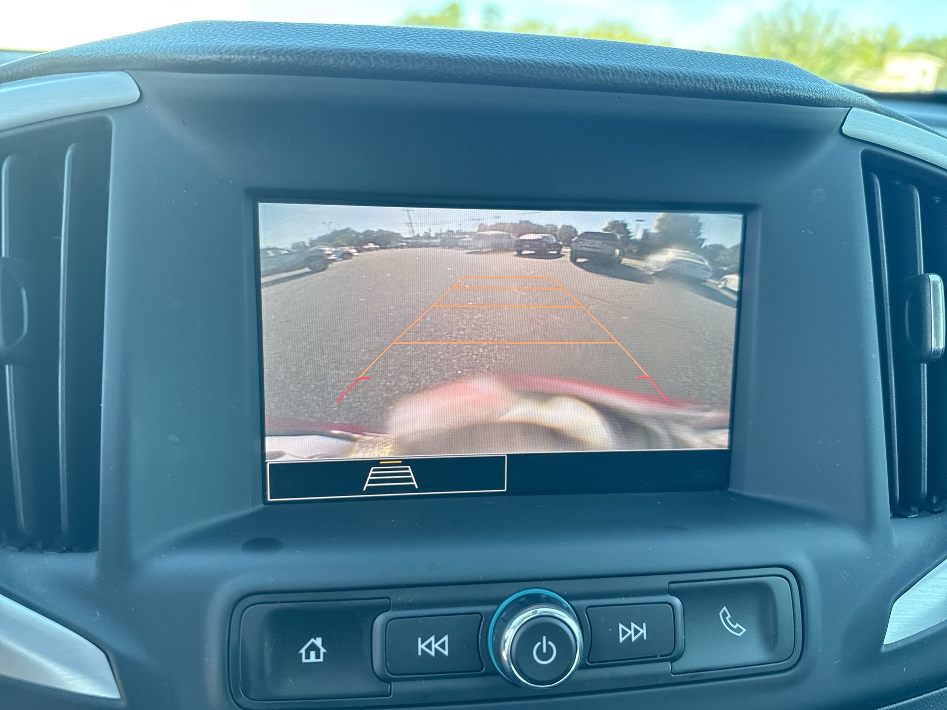Used 2024 GMC Terrain SLE w/ Driver Convenience Package FWD image 12
