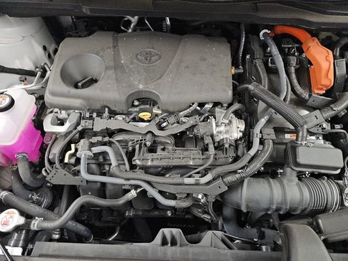 Used 2025 Toyota Sienna Platinum AWD/4WD image 16