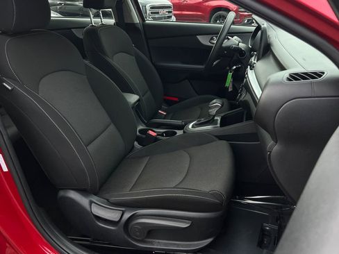 Used 2024 Kia Forte LXS image 11