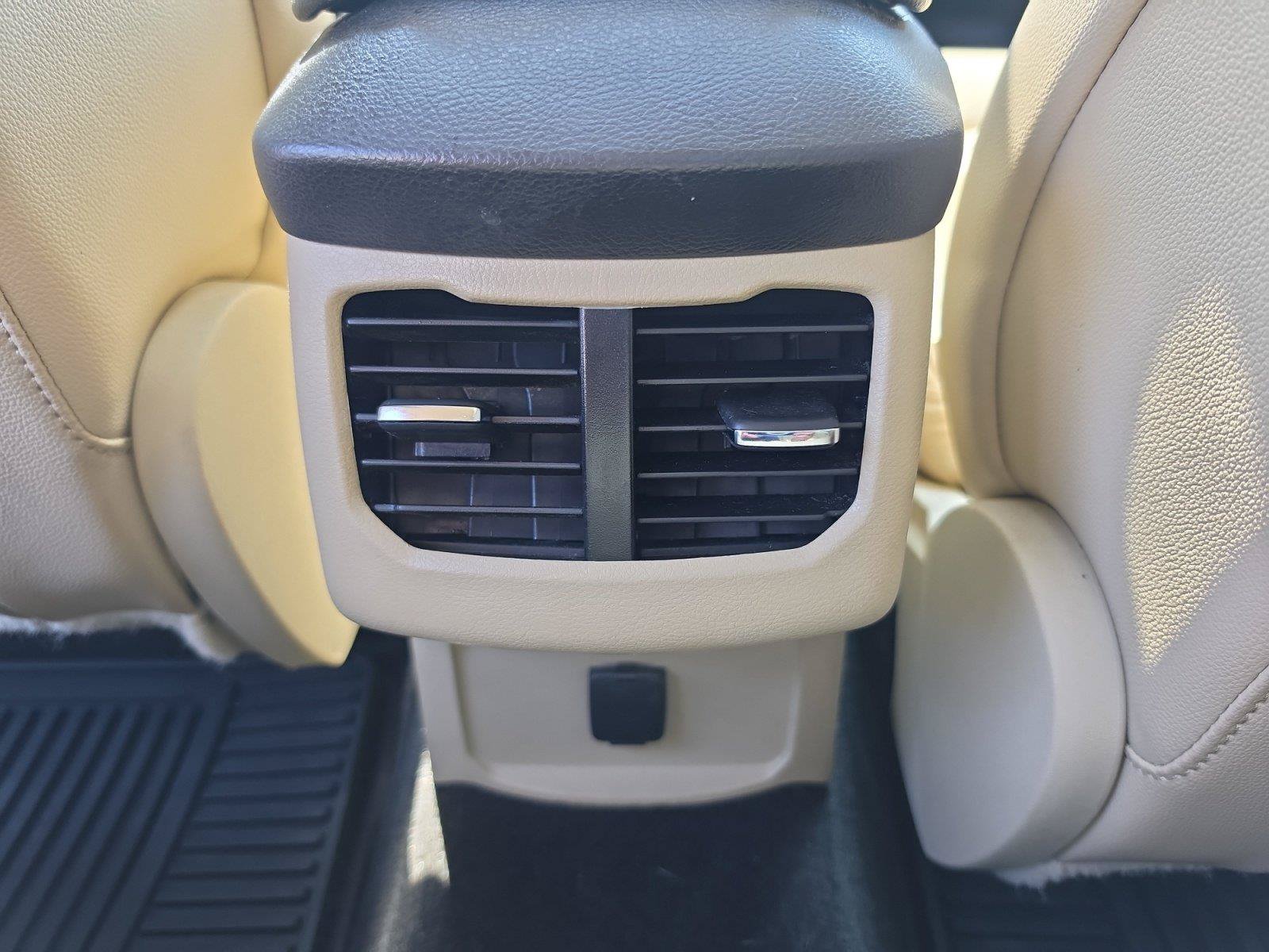 Used 2015 Ford Fusion SE w/ Equipment Group 202A FWD image 16