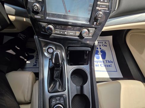 Used 2018 Nissan Maxima 3.5 SV FWD image 11
