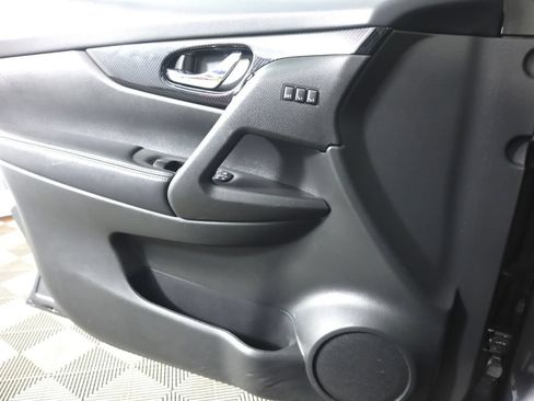 Used 2019 Nissan Rogue SL w/ Premium Package AWD/4WD image 16