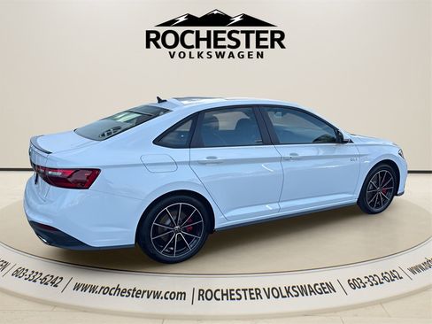 Certified 2025 Volkswagen Jetta GLI Autobahn image 8