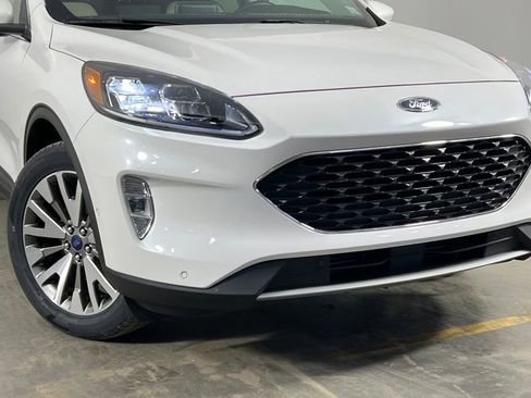 Used 2021 Ford Escape Titanium w/ Class II Trailer Tow Package image 46