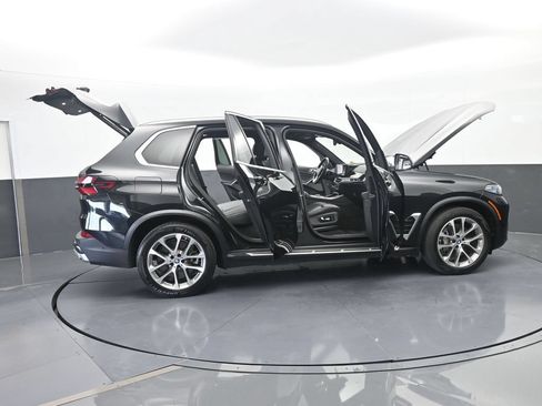 Used 2025 BMW X5 xDrive50e AWD/4WD image 78