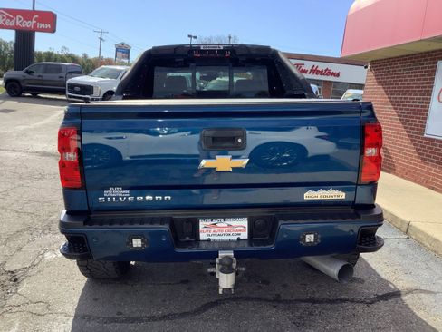 Used 2018 Chevrolet Silverado 2500 High Country w/ Duramax Plus Package image 4