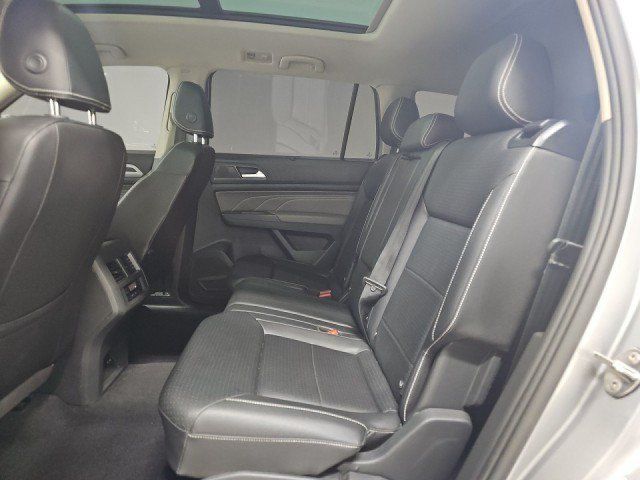 Used 2023 Volkswagen Atlas SE w/ Panoramic Sunroof Package AWD/4WD image 9