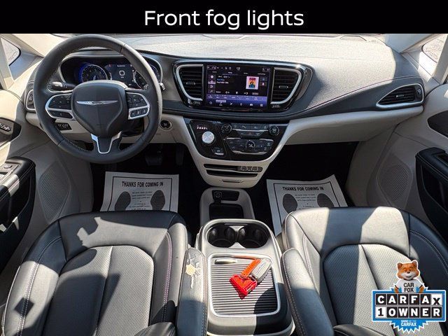 Used 2023 Chrysler Pacifica Touring-L AWD/4WD image 23