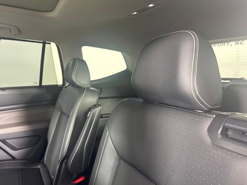 Used 2023 Volkswagen Atlas SEL AWD/4WD image 29