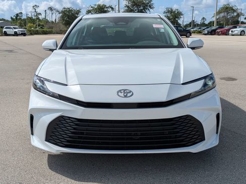 Used 2025 Toyota Camry LE FWD image 3