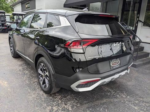 Used 2024 Kia Sportage EX FWD image 3
