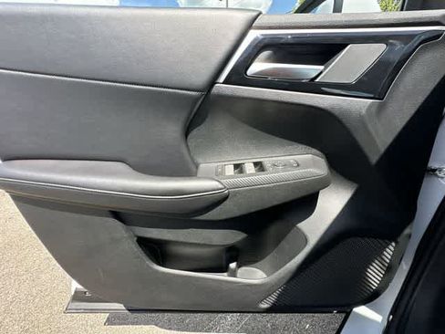 Used 2024 Mitsubishi Outlander SE AWD/4WD image 17