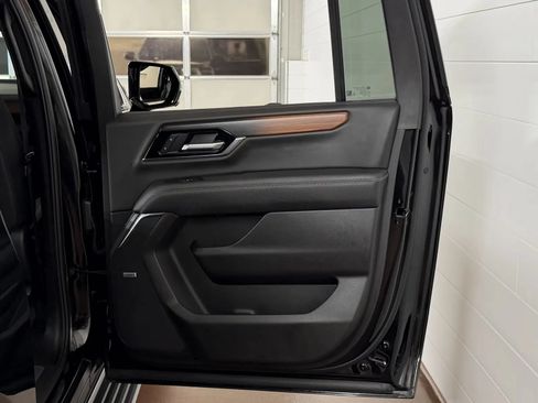 Used 2026 GMC Yukon XL Denali w/ Sun & Power Step Package AWD/4WD image 44