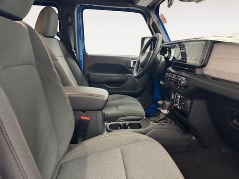 Used 2025 Jeep Wrangler Sport S AWD/4WD image 21