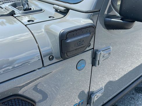 Used 2023 Jeep Wrangler Unlimited w/ Sun & Screen Package AWD/4WD image 9