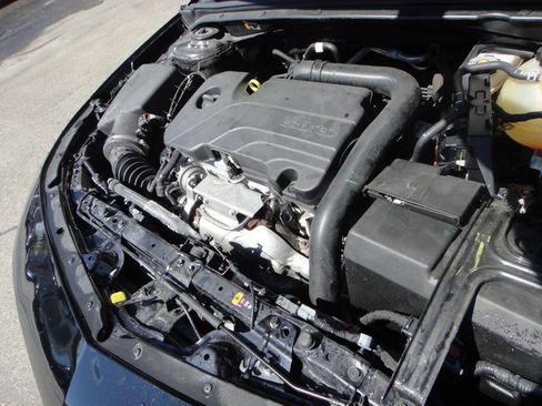 Used 2022 Chevrolet Malibu LT FWD image 16