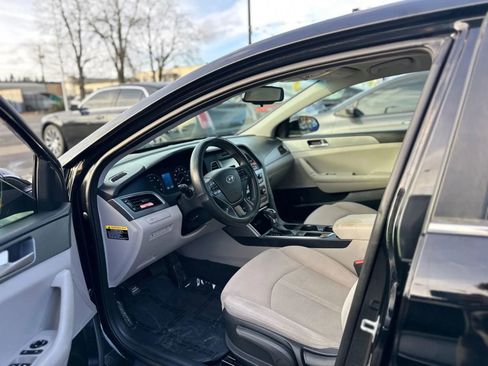 Used 2016 Hyundai Sonata SE w/ Cargo Package image 8