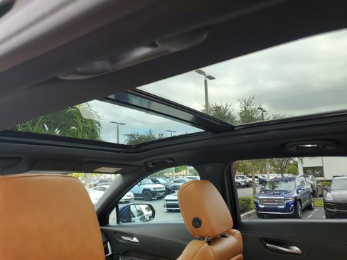 Used 2022 Cadillac XT4 Premium Luxury image 15