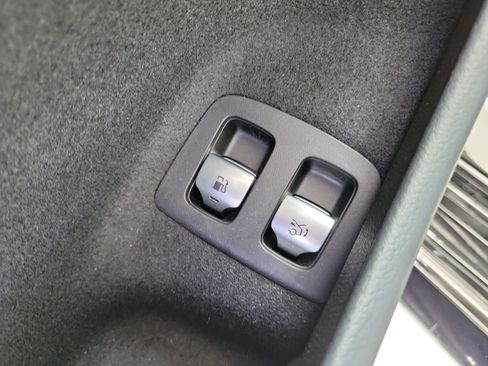 Used 2025 Mercedes-Benz E 53 AMG e 4MATIC Sedan w/ Driver Assistance Package image 20