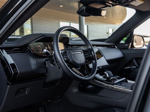 Used 2024 Land Rover Range Rover Sport Dynamic SE image 21