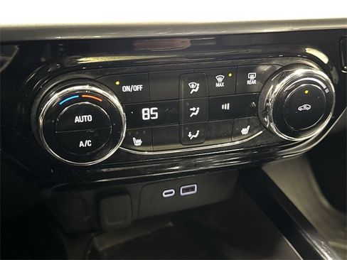 Certified 2024 Chevrolet Trax LT w/ Sunroof Package image 20