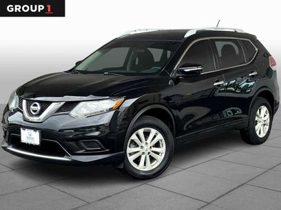 Used 2015 Nissan Rogue SV w/ SV Moonroof Package