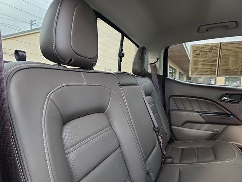 Used 2022 GMC Canyon Denali image 29