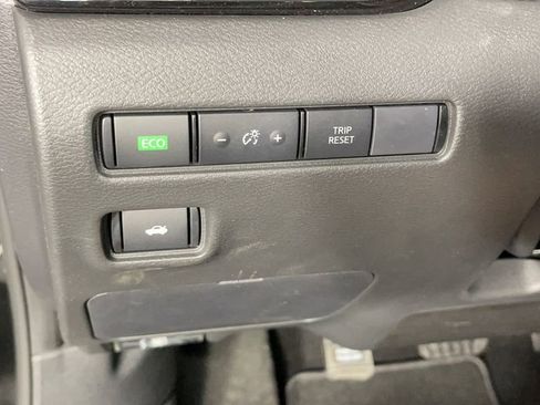 New 2025 Nissan Sentra SV image 28