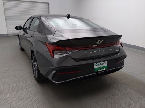 Used 2025 Hyundai Elantra SEL FWD image 6