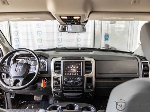 Used 2020 RAM 1500 Classic SLT w/ Luxury Group image 32