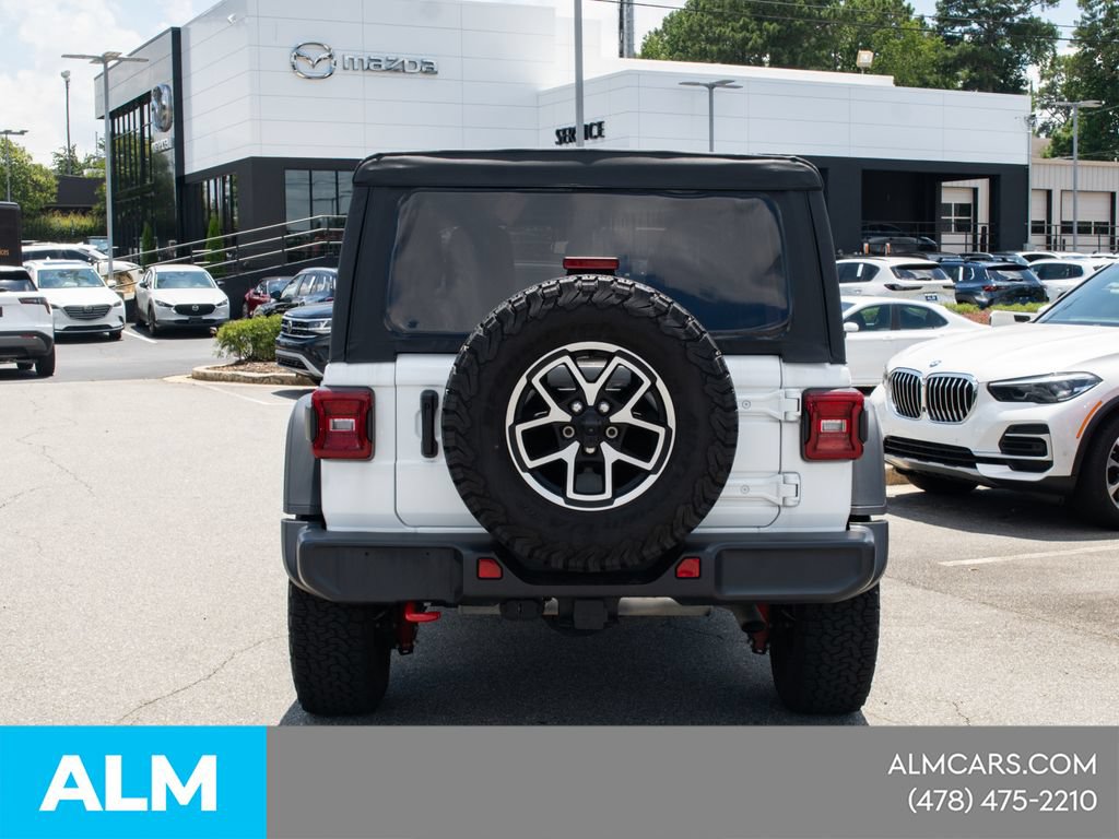 Used 2025 Jeep Wrangler Unlimited Rubicon w/ Convenience Group AWD/4WD image 7