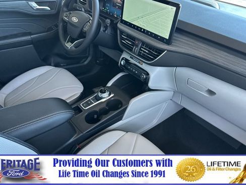 New 2025 Ford Escape SE w/ PHEV Premium Package image 13