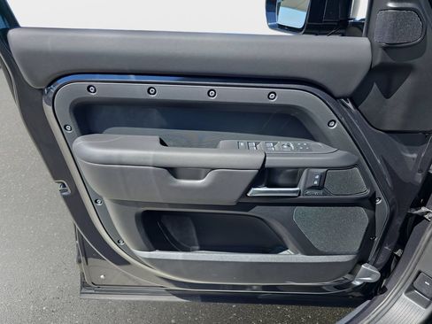 New 2026 Land Rover Defender 110 X-Dynamic SE AWD/4WD image 27