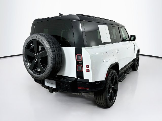 New 2026 Land Rover Defender 110 X-Dynamic SE AWD/4WD image 5