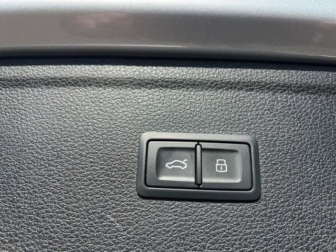 Used 2020 Audi Q5 2.0T Premium image 24