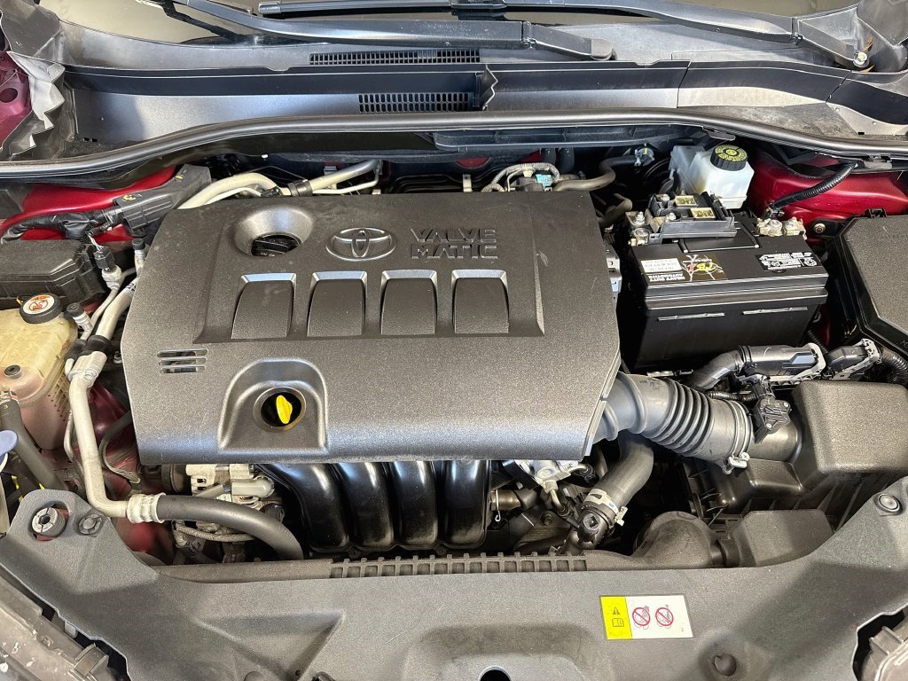 Used 2018 Toyota C-HR XLE FWD image 38