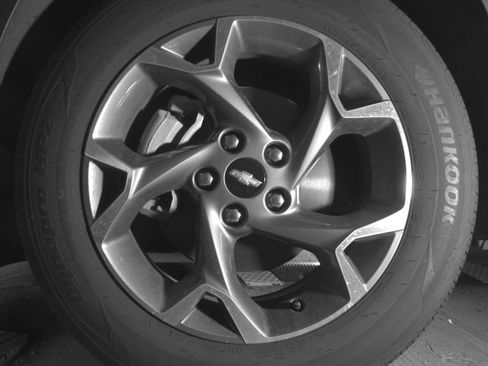 Used 2025 Chevrolet Trax LT FWD image 15