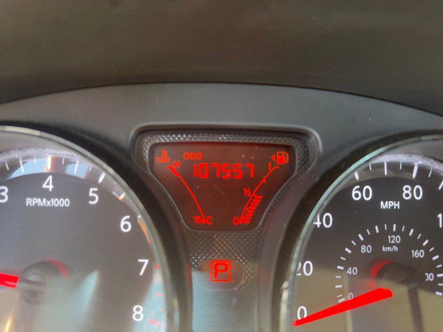 Used 2012 Nissan Versa SV FWD image 27