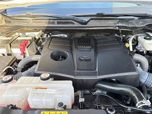 Used 2022 Toyota Tundra Platinum image 34