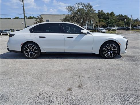 Used 2024 BMW 760i xDrive AWD/4WD image 3