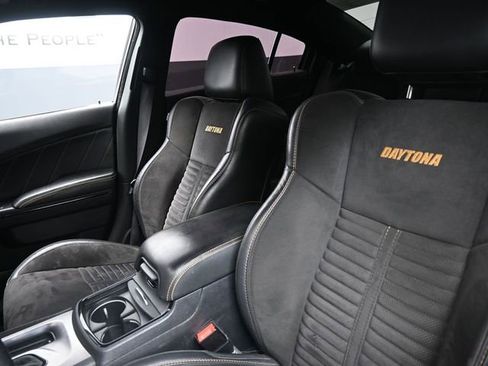 Used 2017 Dodge Charger R/T image 16