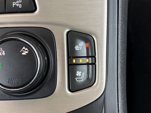 Used 2019 GMC Terrain Denali w/ Advanced Safety Package AWD/4WD image 25