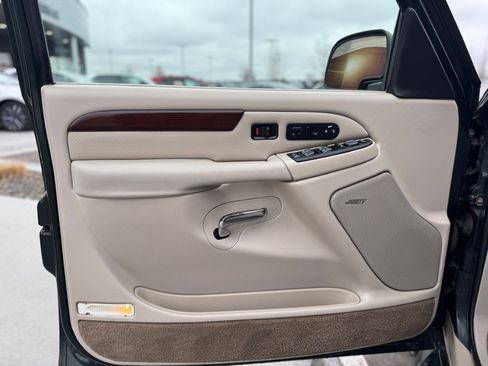 Used 2003 Cadillac Escalade AWD image 9
