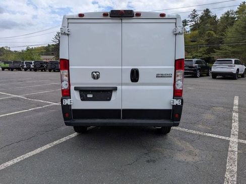 Used 2025 RAM ProMaster 2500 w/ Convenience Group FWD image 6