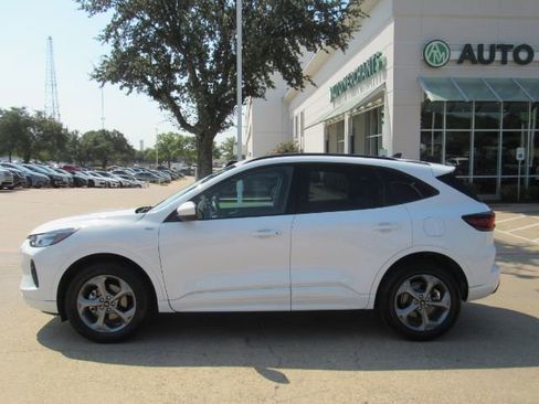 Used 2023 Ford Escape ST-Line Select image 12